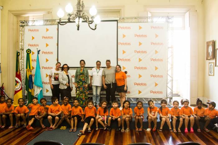 Visita ao Centro Histórico foi um presente de formatura viabilizado pelo projeto “Eu Conheço Pelotas”