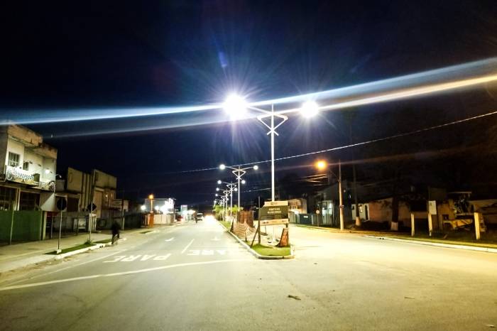No domingo (6), novas luzes da avenida Saturnino de Brito foram acesas