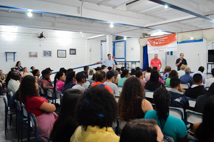 Cerca de 80 pessoas da região e de bairros vizinhos participaram da discussão sobre o futuro do trânsito do Município