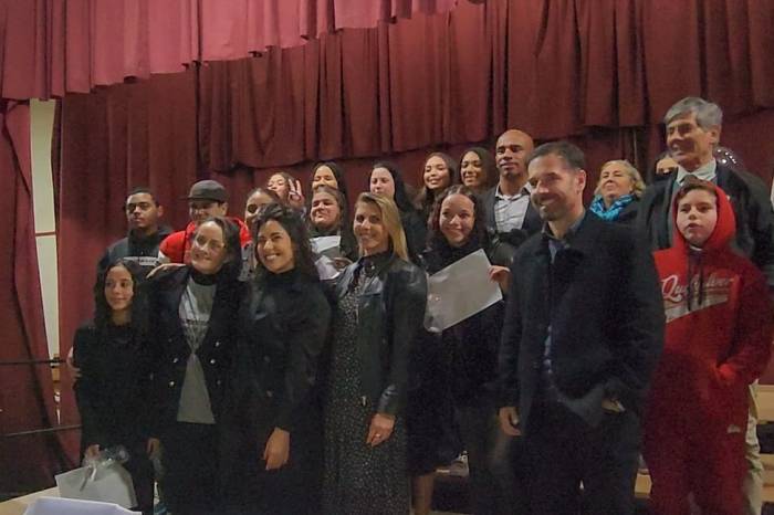 Estudantes da EJA Municipal concluem curso de capacitação profissional