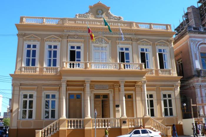 Incapacidade da empresa proprietária da plataforma utilizada para serviços tributários causou rescisão de contrato e retorno ao sistema anterior