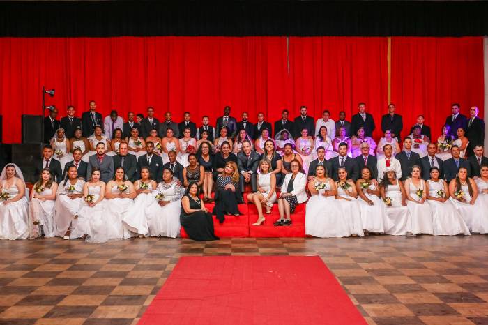 Na véspera da cerimônia de matrimônio, casais fazem o ensaio, para que tudo seja perfeito no “dia do sim”