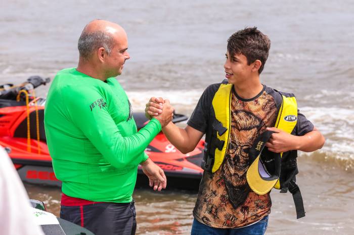 O passeio na Lagoa dos Patos foi durante o 1º Arrancadão Jetski Trip