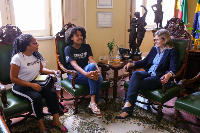 Estudantes realizaram entrevista com a Prefeita