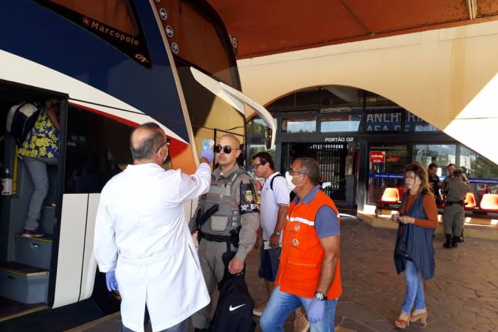 Mais de 11 mil passageiros que chegaram ao município foram abordados em atividade concluída na semana que passou