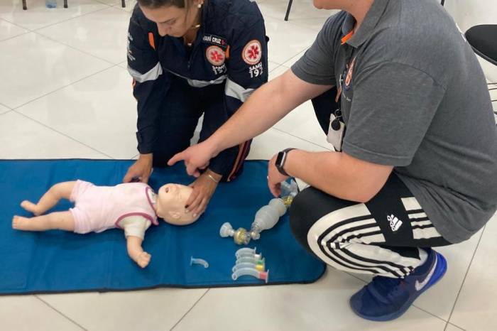 Ação qualificou profissionais da unidade para emergências e parada cardiorrespiratória