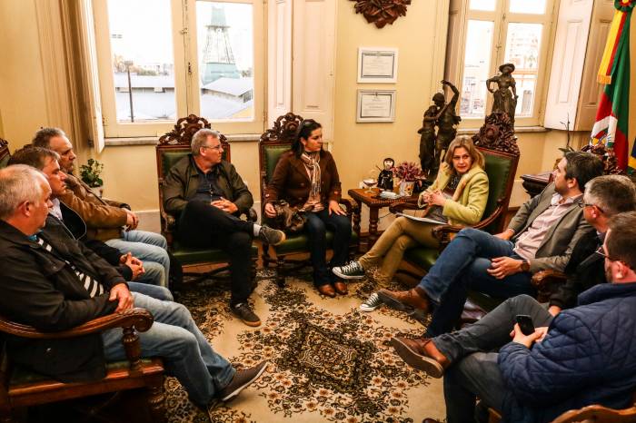 Representantes da Cooperativa entregaram reivindicações e solicitaram que Paula intervenha junto aos governos estadual e federal