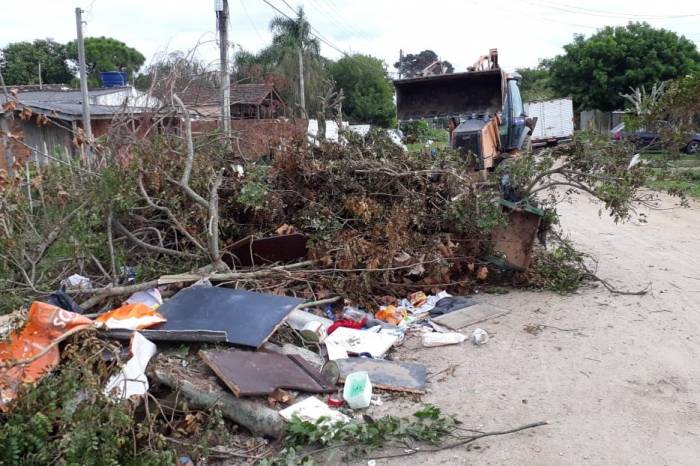 Mais de 260 toneladas de entulhos foram recolhidos. Iniciativa concentrou-se no Balneário dos Prazeres