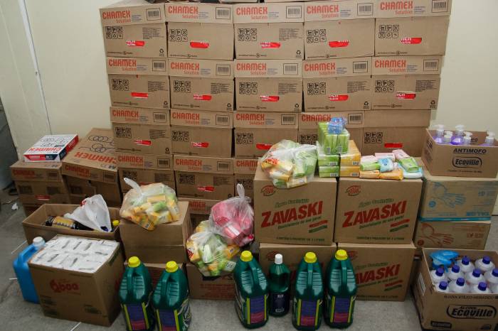 Já foram entregues 50 kits, acompanhados de toda a explicação de como se proteger do vírus