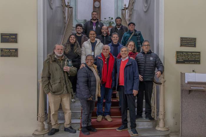 Coletiva com 18 profissionais da área está disponível à visitação até o dia 13 no hall da Prefeitura. Evento contou com lançamento do site do Theatro Sete de Abril bem como da retomada da conta do espaço no Instagram