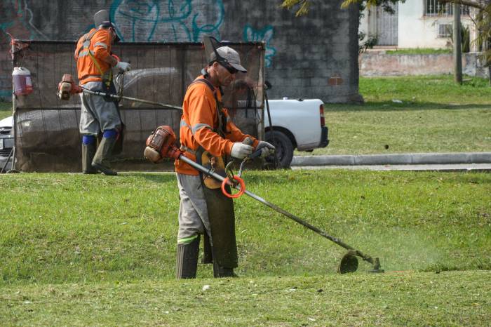 Cosacs direcionam equipes de roçado para qualificar locais de convivência