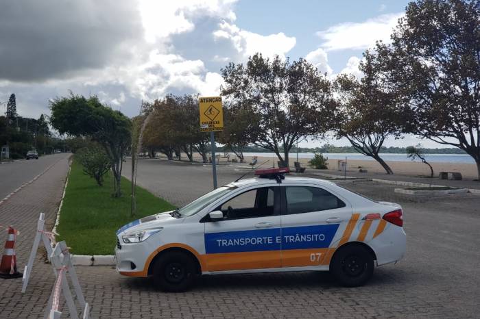 População coopera e agentes da STT atuam no Laranjal durante o feriadão. Interdição segue até a manhã desta segunda (13)