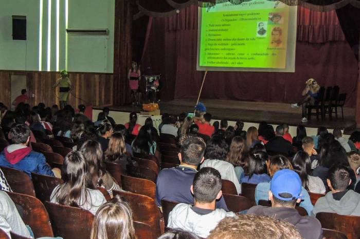 Projeto oferece, de forma gratuita, 160 vagas para oficinas de redação, aulas interdisciplinares e simulados de preparação