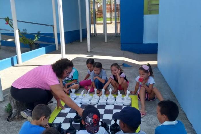 Projeto Xadrez Escolar envolve 25 alunos da EMEF João da Silva Silveira, no Monte Bonito