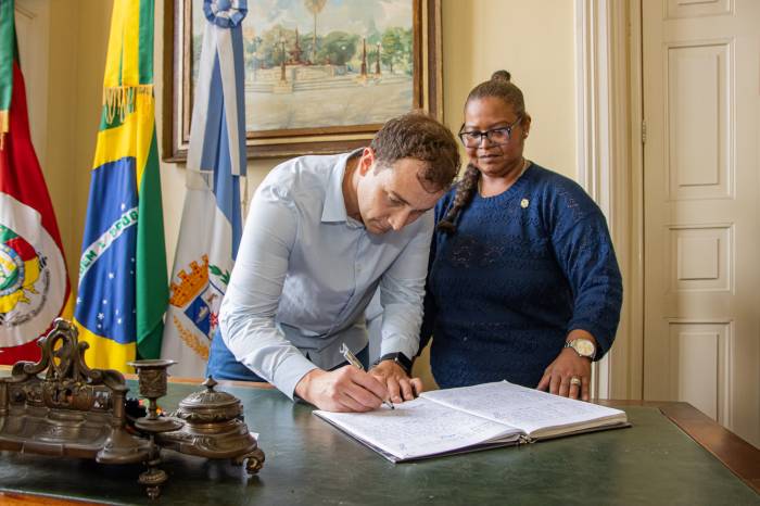 O prefeito Marroni e a vice-prefeita Daniela cumprem agenda em Brasília e Porto Alegre, respectivamente