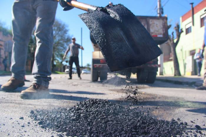 Desde a semana passada, foi feita a manutenção em mais de 10 ruas e aveninas de asfalto