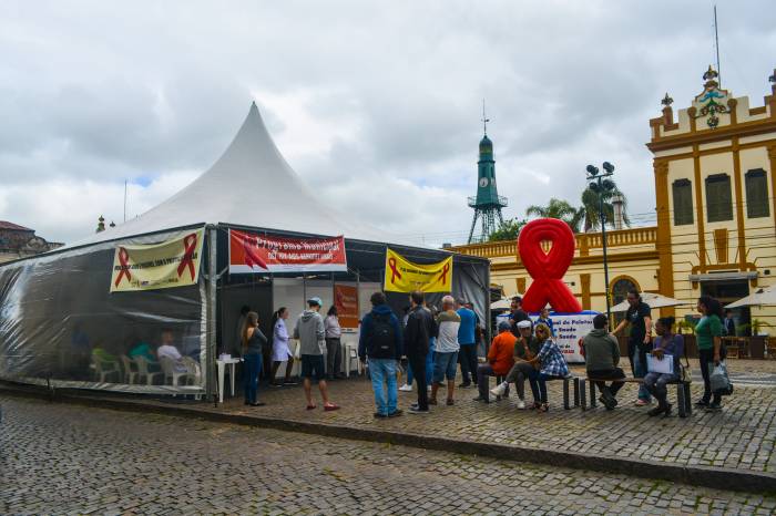 Cerca de 500 exames foram feitos durante todo o dia no Largo do Mercado Central