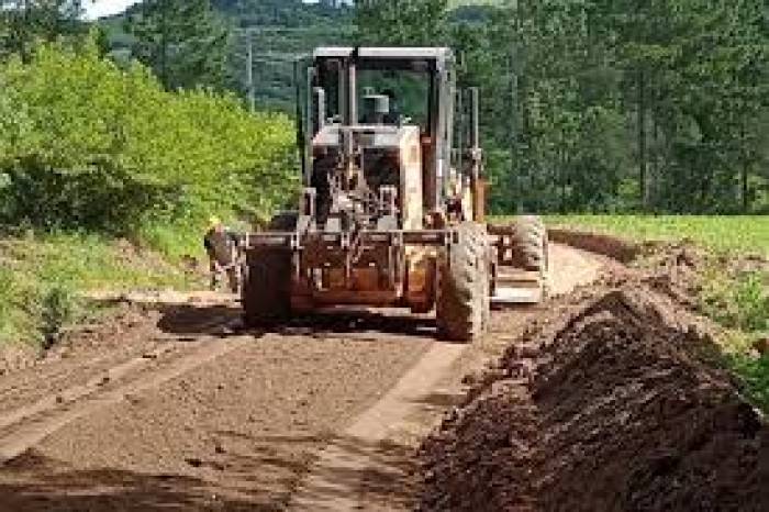 Atividades contarão com maquinário e equipes da Secretaria de Desenvolvimento Rural, com vistas à recuperação das estradas