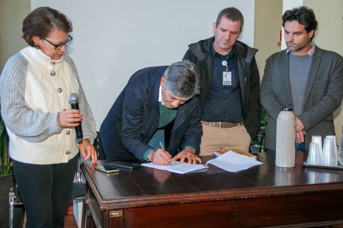 Instrumento legal – Decreto 7.041/2025 - dá suporte para o Município adotar medidas de enfrentamento à Síndrome Respiratória Aguda Grave e outras doenças respiratórias