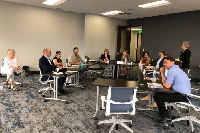 Empresa Access Idaho apresentou site que engloba serviços à população e em reunião com o controlador-geral do estado de Idaho foi discutida a autonomia do setor