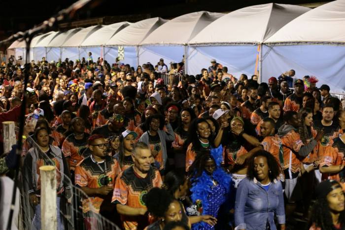 Sete entidades carnavalescas fecham o circuito de desfiles que reuniu 23 agremiações em 2018