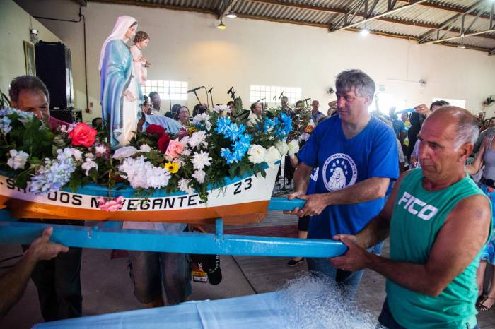 Programação inclui procissão luminosa e missa solene