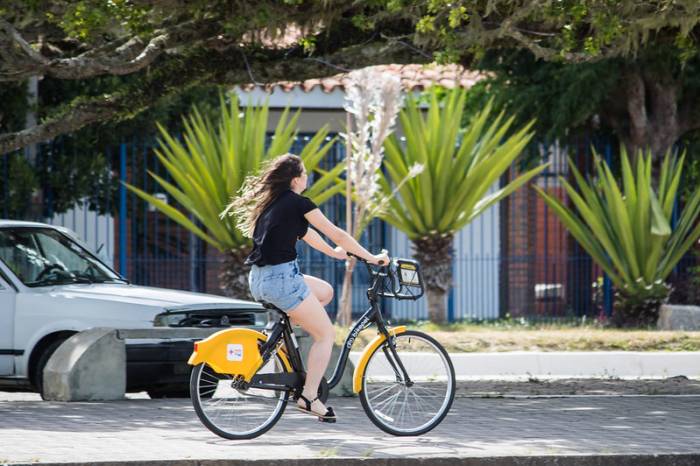 Sistema de compartilhamento de bikes por aplicativo aos poucos se consolida como mais uma alternativa de mobilidade urbana. Quase 16 mil viagens foram feitas