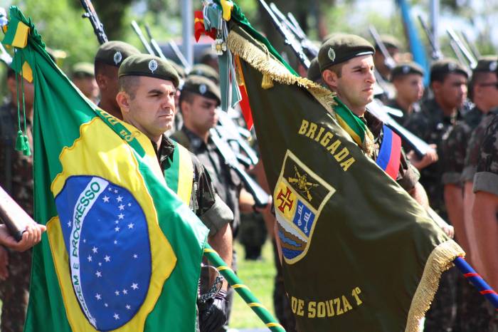Jovens dispensados do serviço militar devem comparecer ao 9º B I Mtz