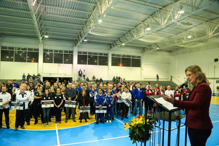 Prefeita Paula prestigiou a abertura do XXXIV Eicon na noite de sexta-feira (28)