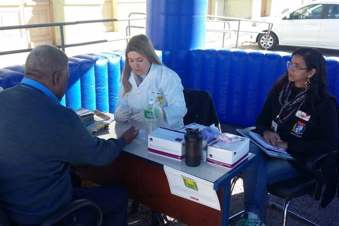 A atividade ofereceu a cobradores e motoristas  o serviço de testes rápidos para hepatite C e sífilis.