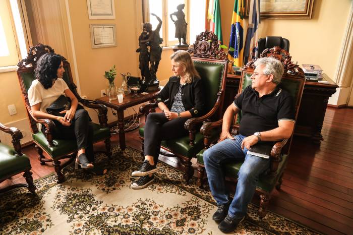 Doutoranda em administração pública, Fernanda Lima, estuda políticas de habitação em quatro municípios, entre eles Pelotas