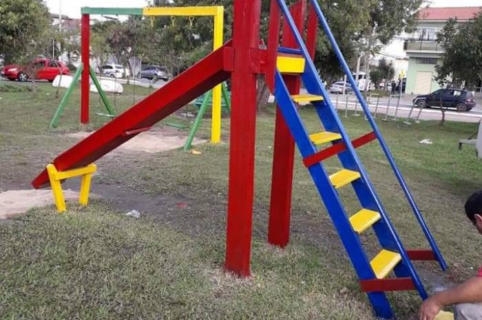 Desde o início do ano, os funcionários do setor de Praças têm instalado ou recuperado uma média de quatro brinquedos por mês