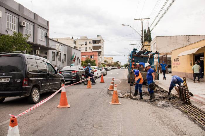 Parte da via serviu de itinerário do transporte coletivo enquanto a Marechal Deodoro passa por requalificação