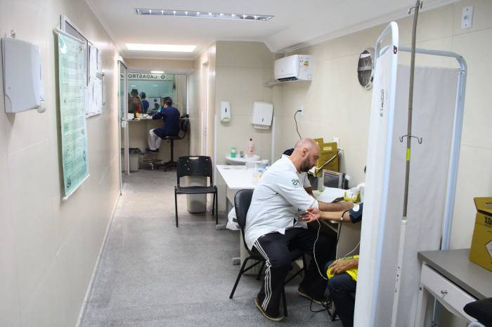 Usuários são atendidos agora em área revitalizada pela Mão de Obra Prisional, que disponibiliza exame de eletrocardiograma