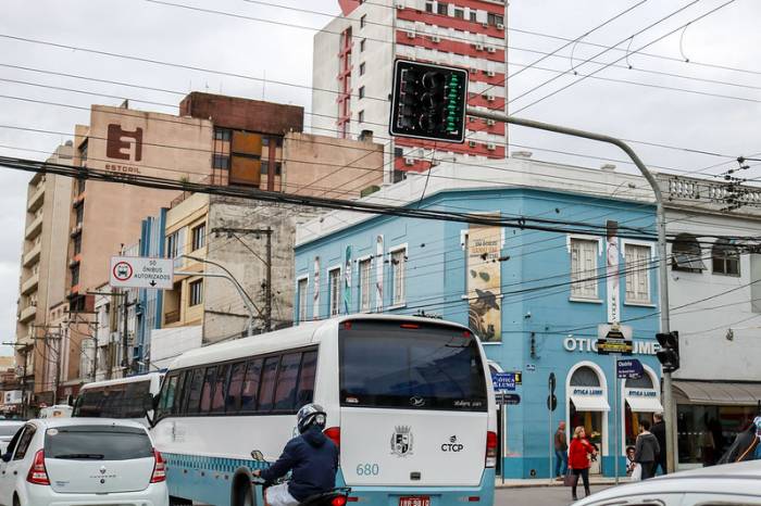 Aumento do tráfego é visível com o início do ano letivo na rede municipal