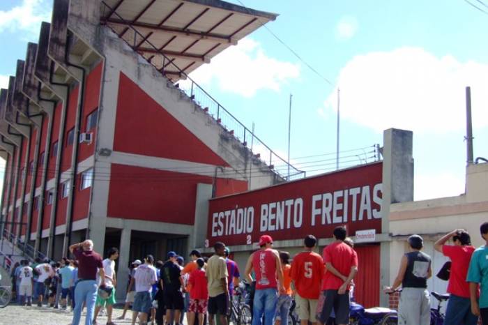 A partir das 17h, haverá testes rápidos de HIV e sífilis e distribuição de preservativos e material informativo no Bento Freitas