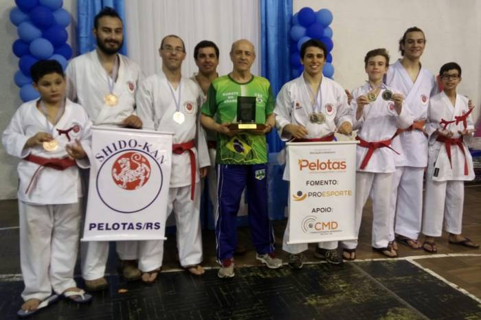 Equipe conquistou dez medalhas em evento neste final de semana