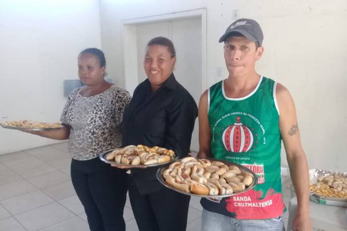Cursos de garçom e produção de salgados foram destinados à população
