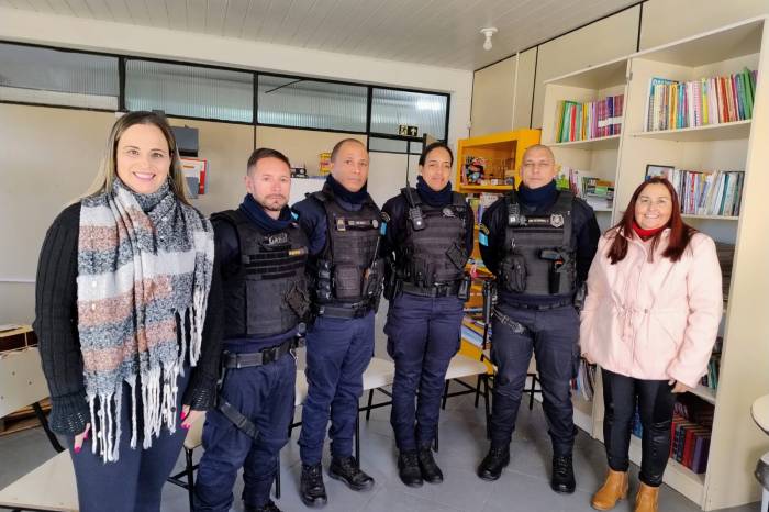 Ação ocorreu no Centro de Atendimento ao Autista Dr. Danilo Rolim de Moura e busca qualificar o atendimento da Patrulha Escolar a estudantes com Transtorno do Espectro Autista (TEA)