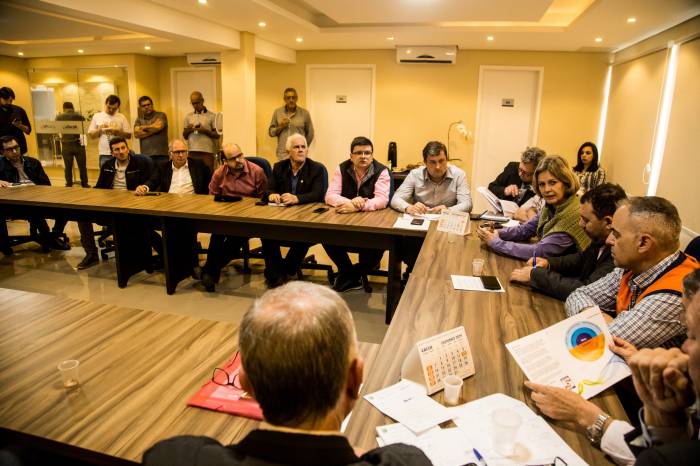 Prefeita Paula Mascarenhas apresentou a situação de Pelotas na reunião desta segunda