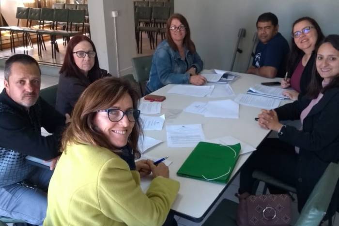 Participam das reuniões representantes de órgãos e secretarias municipais