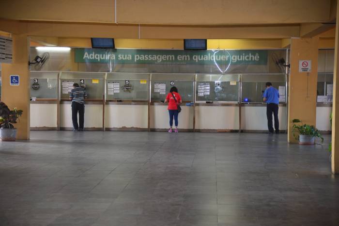 Usuários do transporte intermunicipal devem comprar passagens com antecedência para evitar transtornos