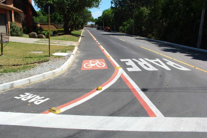 Antiga avenida Portugal, hoje rua Lisboa, recebe pavimentação asfáltica nos 340 metros de extensão