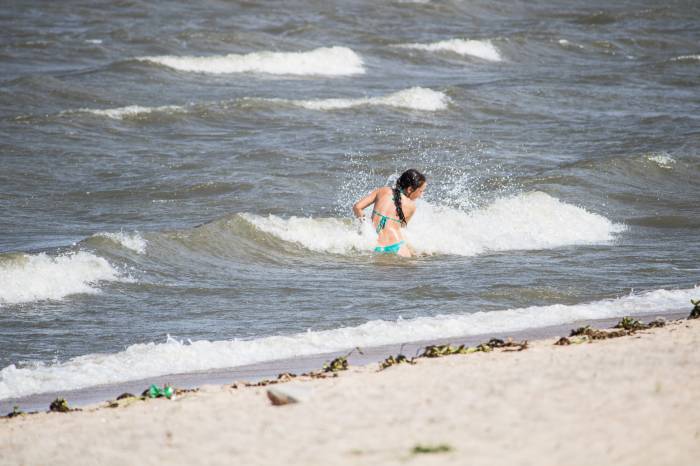 O levantamento da balneabilidade é realizado semanalmente pela Fepam/RS