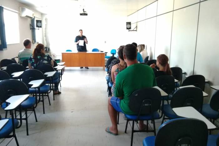 Encontro ocorre na manhã desta quinta-feira, no auditório da SMS