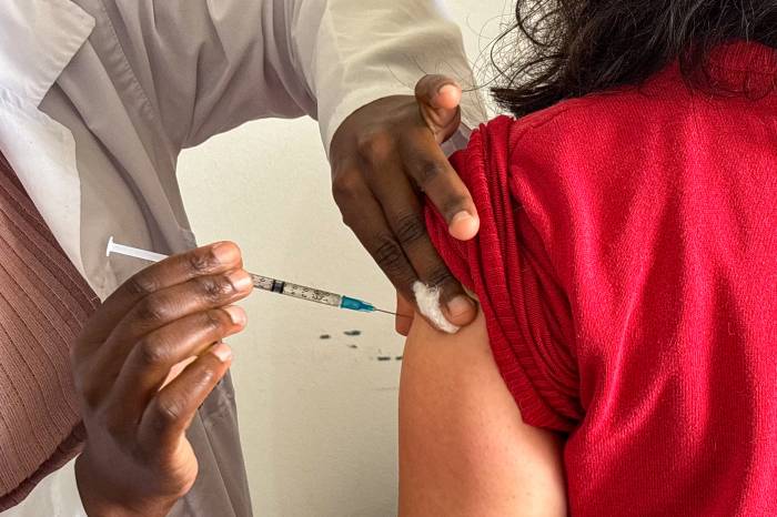 Pelotas recebe novas 16 mil remessas de vacina contra Influenza