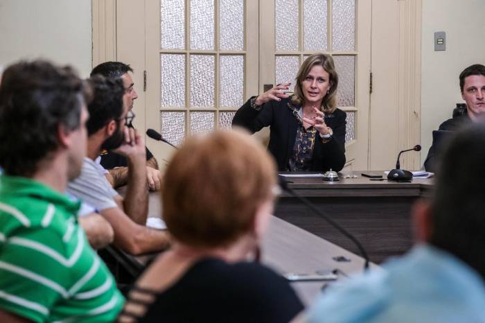 Paula e empresários discutiram a proposta do projeto de lei em segunda oportunidade na mesma semana