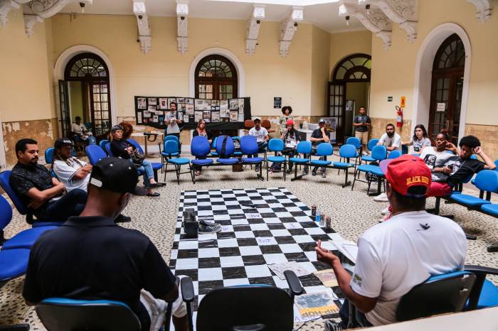 Evento busca aproximação entre o movimento e a universidade