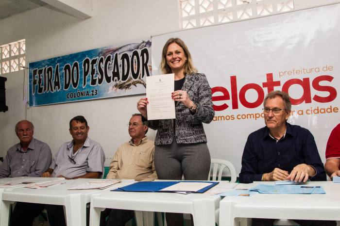 Prefeita Paula Mascarenhas assina Decreto regulamentando a Feira do Peixe no Município