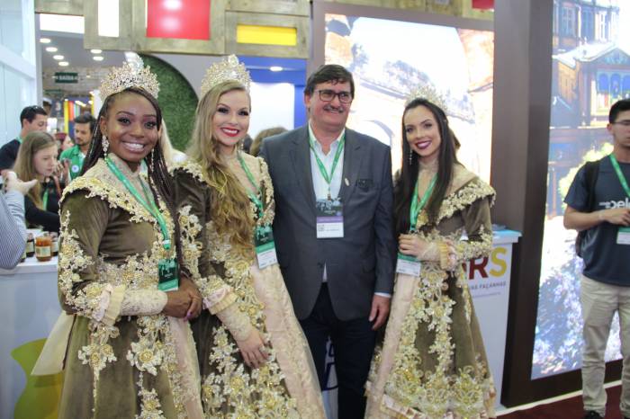 Fenadoce e atrativos da cidade foram apresentados, no estande do governo do Estado, na 31ª Feira Internacional de Turismo